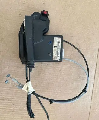 KIA Sportage Front door lock 813101F010 AET1342
