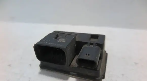 BMW 3 E90 E91 Glow plug pre-heat relay 7810856 0522120103 110518