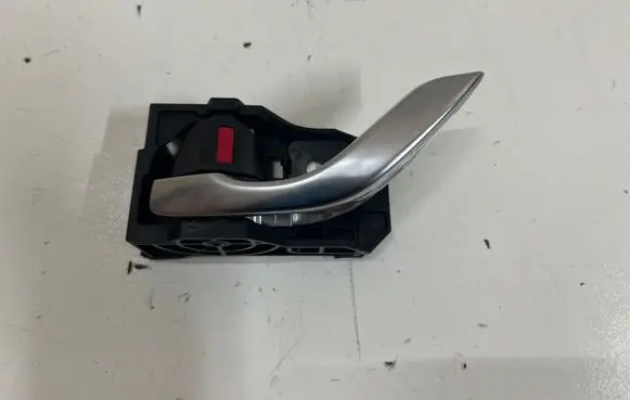 Mazda 3 III Rear door interior handle T8315