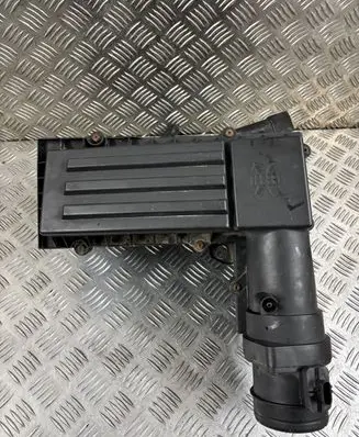 Air filter box