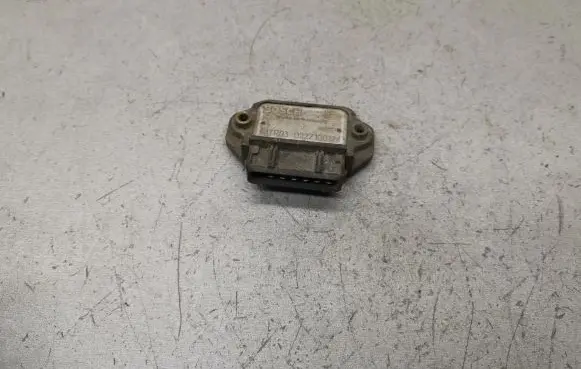 Volvo 740 Ignition amplifier control unit 0227100124