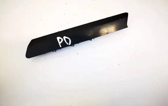 Volkswagen Polo IV 9N3 Other front door trim element 6q0867172c