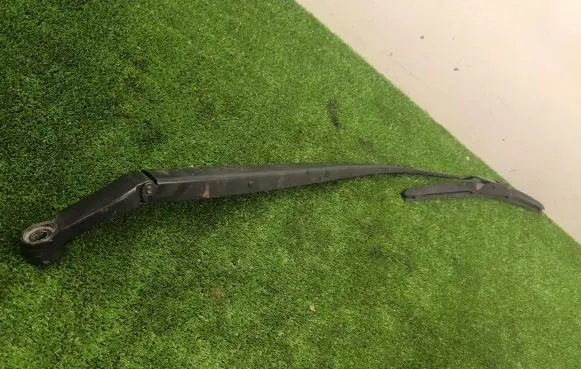 Toyota Prius (XW30) Front wiper blade arm 2125 433 7805