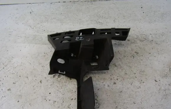 Skoda Fabia Mk2 (5J) Front bumper mounting bracket 5J0807056