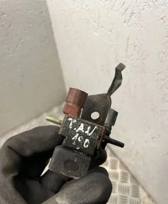 Toyota Avensis Verso Turbo solenoid valve