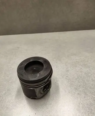 BMW 7 F01 F02 F03 F04 Piston 7812596