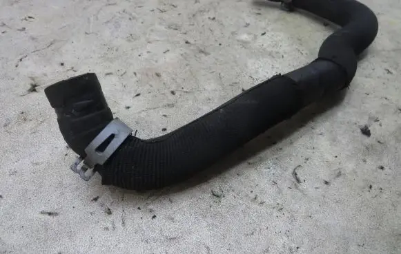Nissan X-Trail T32 Engine coolant pipe/hose