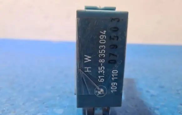 BMW X3 E83 ABS relay 61358353094