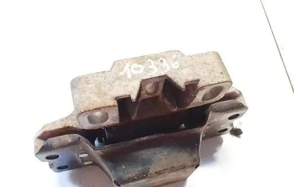 Volkswagen Golf Plus Engine mount bracket 1k0199555