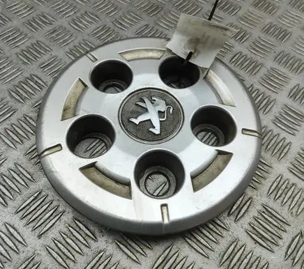 Peugeot Boxer R20 wheel hub/cap/trim 1374675080
