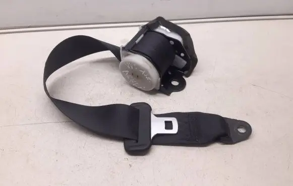 Mazda 6 Rear seatbelt T86245T