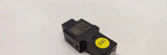 Volkswagen Tiguan USB socket connector 3G5035718