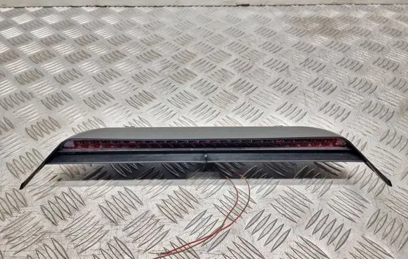Volkswagen Phaeton Third/center stoplight 3D0945121 3D0945097