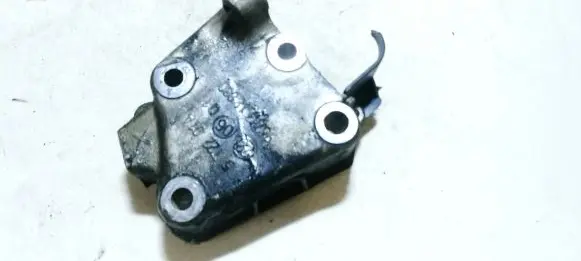 Peugeot 406 Engine mounting bracket 9628311880 5t2201a