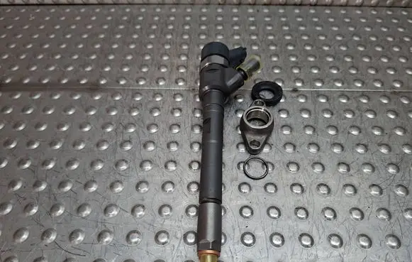Fuel injector