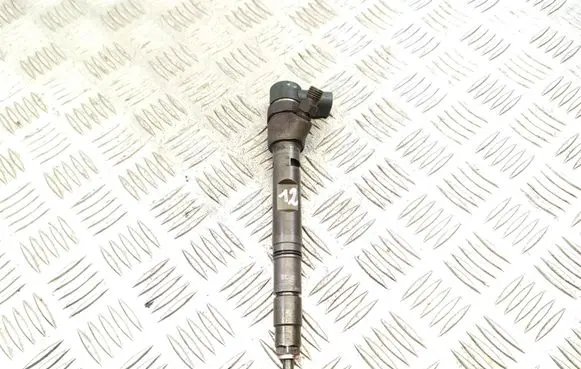 Audi A8 S8 D3 4E Fuel injector 0445110158