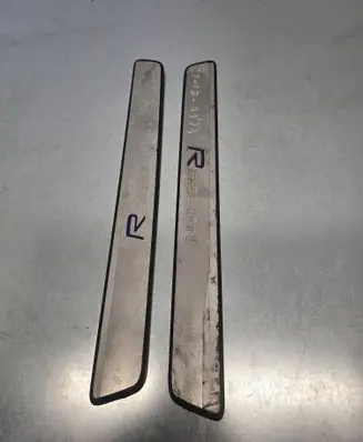 Front sill trim cover