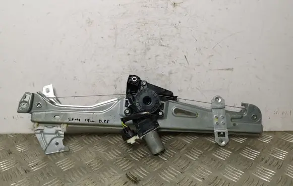 Suzuki SX4 S-Cross Front door window regulator with motor