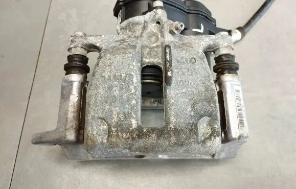 Audi A5 Sportback 8TA Rear brake caliper 32347485