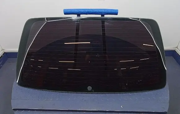 Volkswagen Caddy Rear windscreen/windshield window 