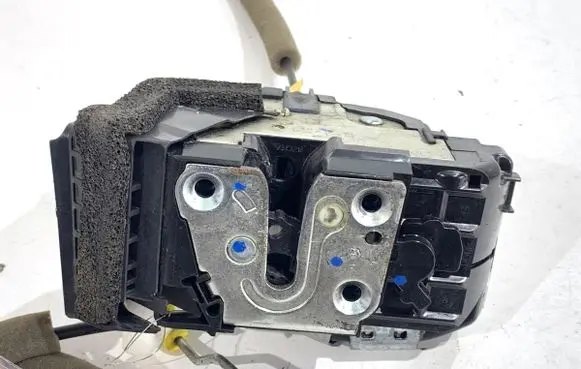 Renault Kadjar Front door lock 