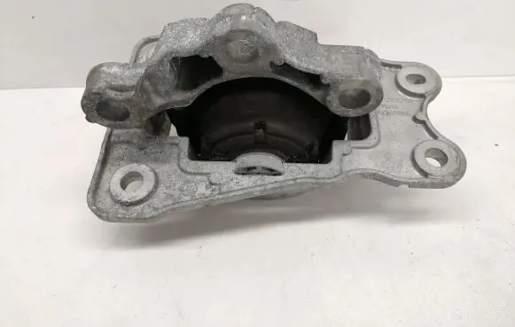 Volvo XC60 Engine mount bracket 32255205