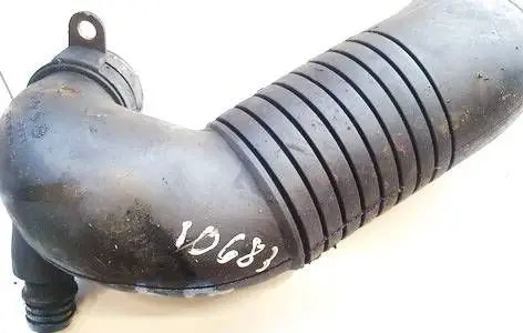 Volkswagen PASSAT B5.5 Intercooler hose/pipe 8d0129615k