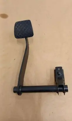 Porsche Cayenne (9Y0 9Y3) Brake pedal 4M2723140