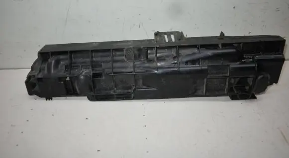 BMW 1 E81 E87 Radiator mount bracket 7524914