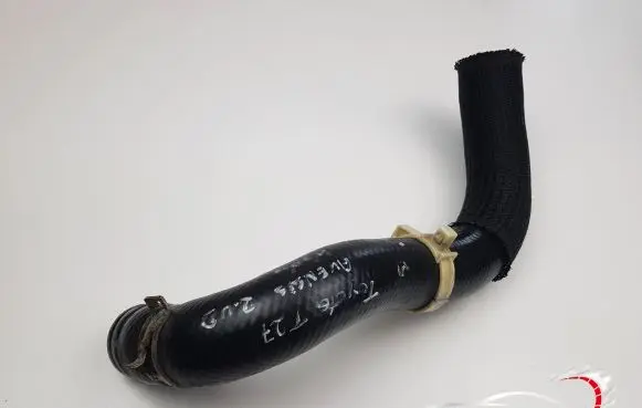 Toyota Avensis T270 Engine coolant pipe/hose