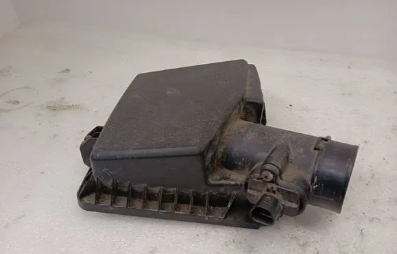 Chevrolet Volt I Air filter box 22752969