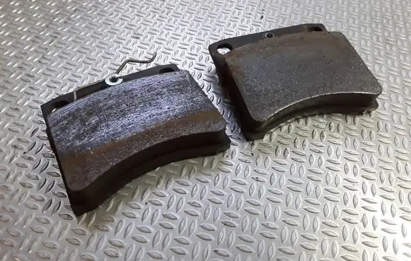 Volkswagen Transporter - Caravelle T4 Brake pads (front) 