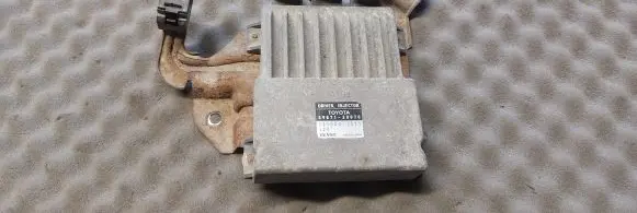 Toyota Avensis T250 Fuel injection control unit/module 8987120070 1310001371