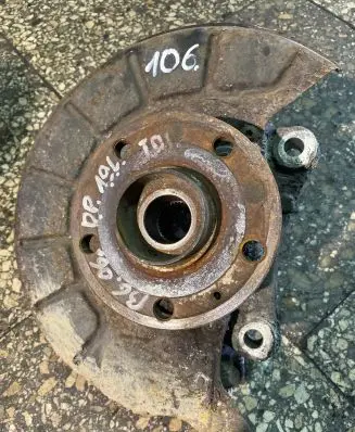 Volkswagen PASSAT B6 Front wheel hub