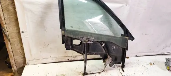 Audi 80 90 S2 B4 Front door window/glass frame 
