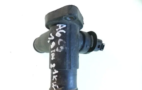 Audi A6 S6 C5 4B Engine coolant pipe/hose 28121132