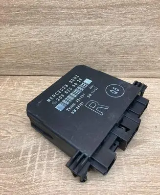 Mercedes-Benz C W203 Door control unit/module 2038206626 351391