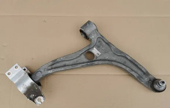 Mercedes-Benz B W247 Front lower control arm/wishbone A2473331600 2473331600