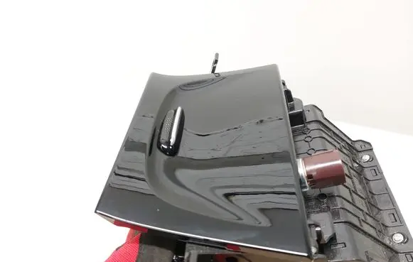 Glove box