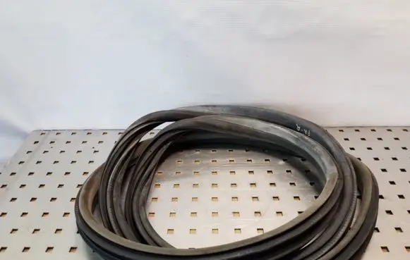 Opel Vectra C Front door rubber seal