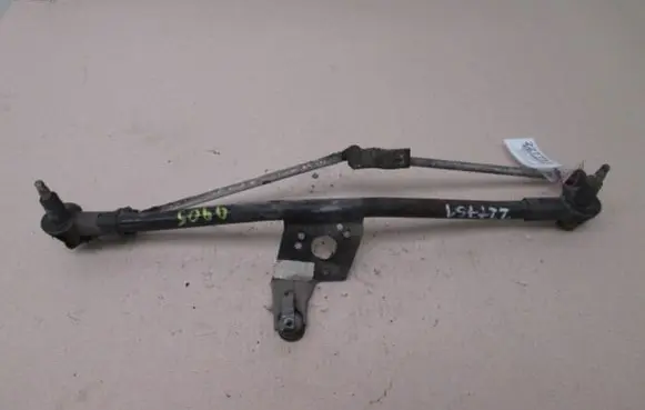 Opel Kadett E Front wiper linkage and motor