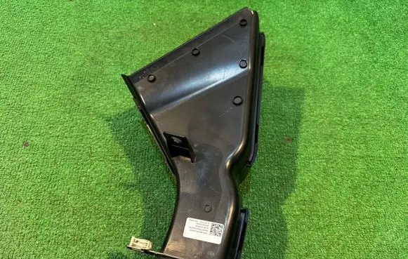 BMW iX Brake cooling air channel/duct 8737026