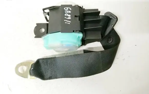 Toyota Corolla E120 E130 Middle seatbelt (rear) 