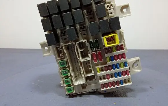 Mitsubishi Colt Fuse box set 5WK45103A
