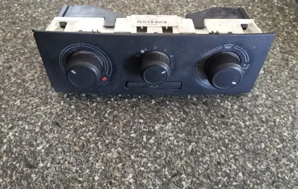 Skoda Fabia Mk2 (5J) Climate control unit 5J0819045