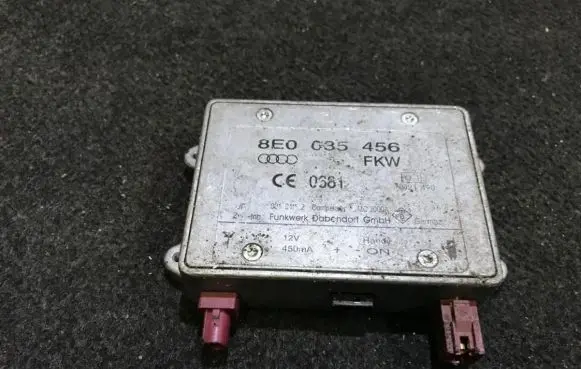 Audi A8 S8 D2 4D Antenna control unit 8e0035456