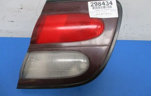 Nissan Almera Rear/tail lights