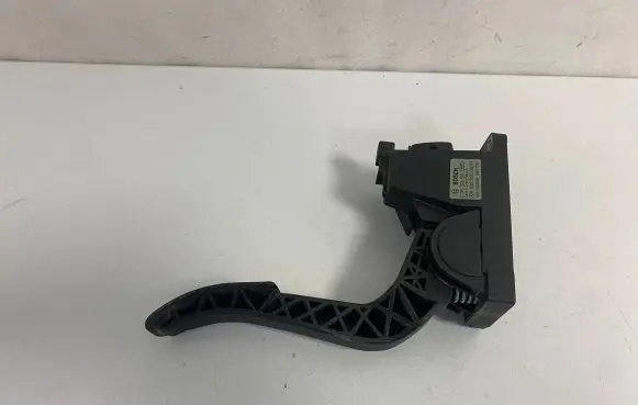 Mercedes-Benz Vito Viano W639 Accelerator throttle pedal A6393000604 583500969 0281002561