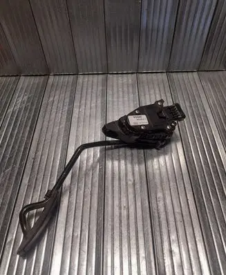Nissan Almera Tino Accelerator throttle pedal 18002BU410