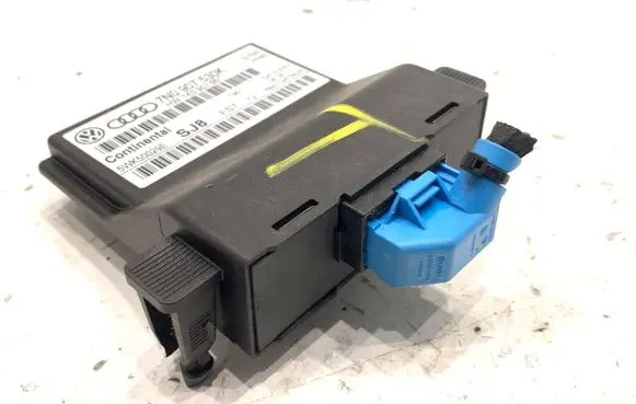 Volkswagen PASSAT B7 Gateway control module 7N0907530K